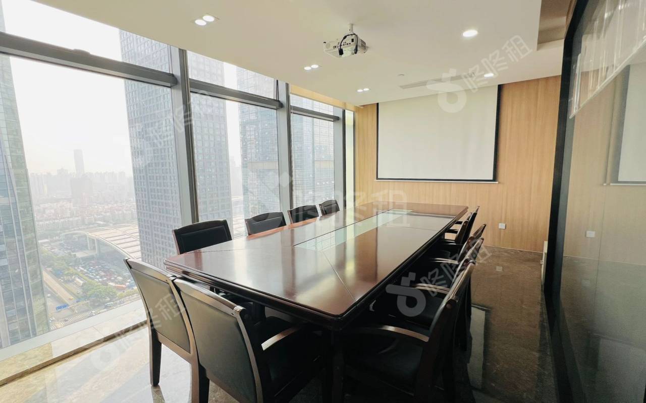 皇庭中心_1800平_毛坯_办公室隔间