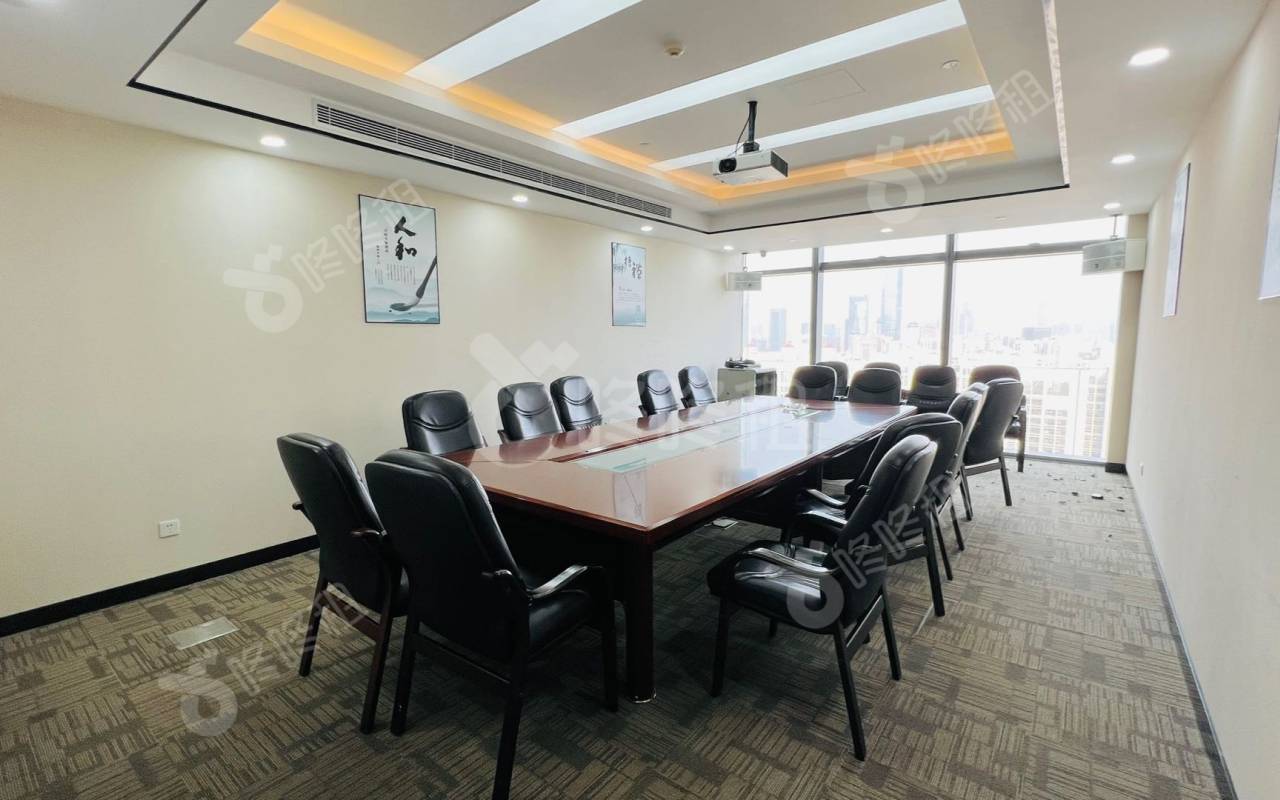 皇庭中心_1800平_毛坯_办公室隔间