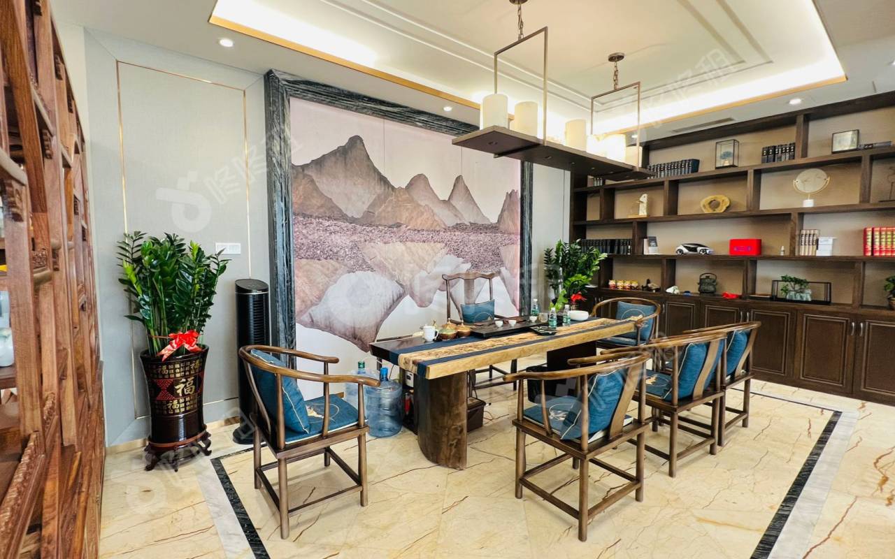 皇庭中心_1120平_豪装_办公室隔间