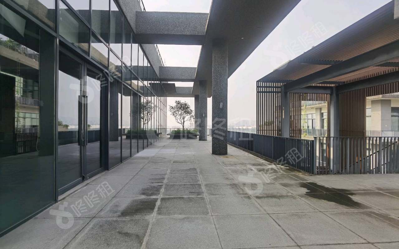 梧桐岛_762平_精装_办公室开间