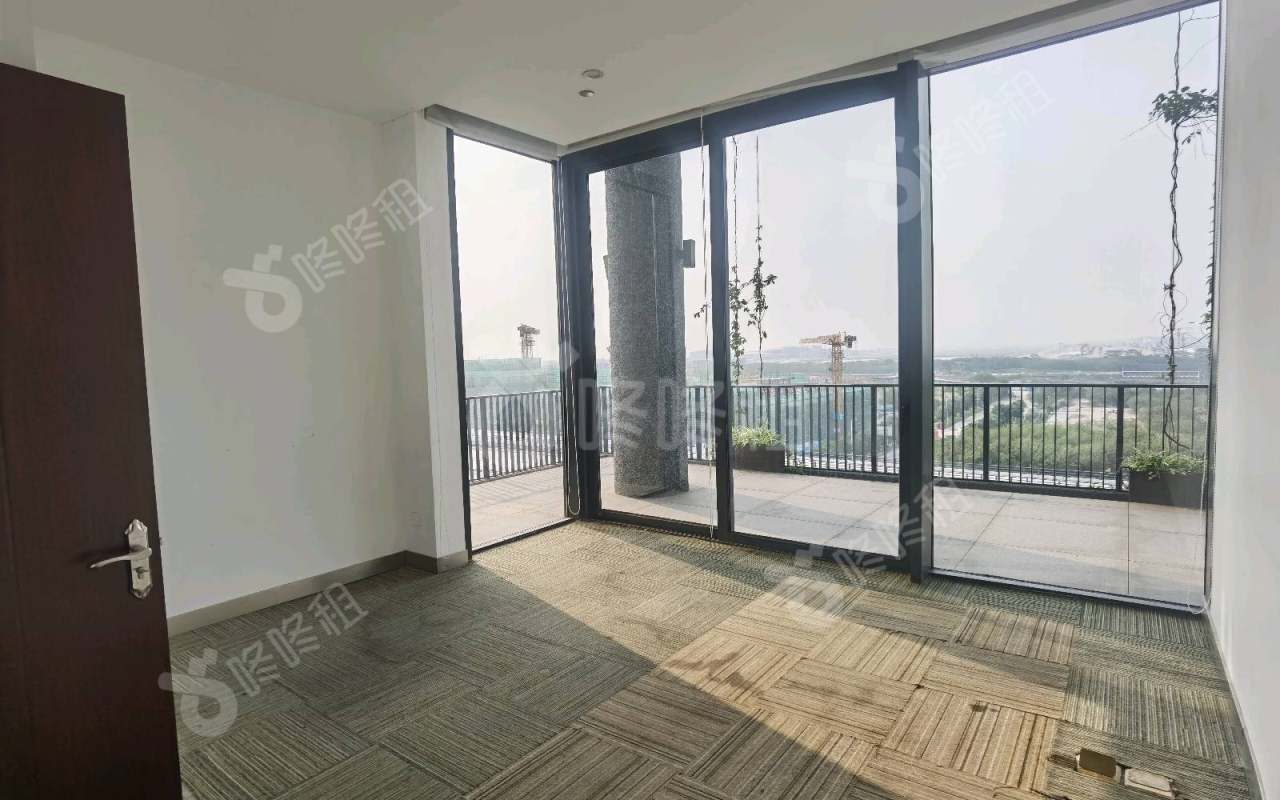 梧桐岛_762平_精装_办公室开间