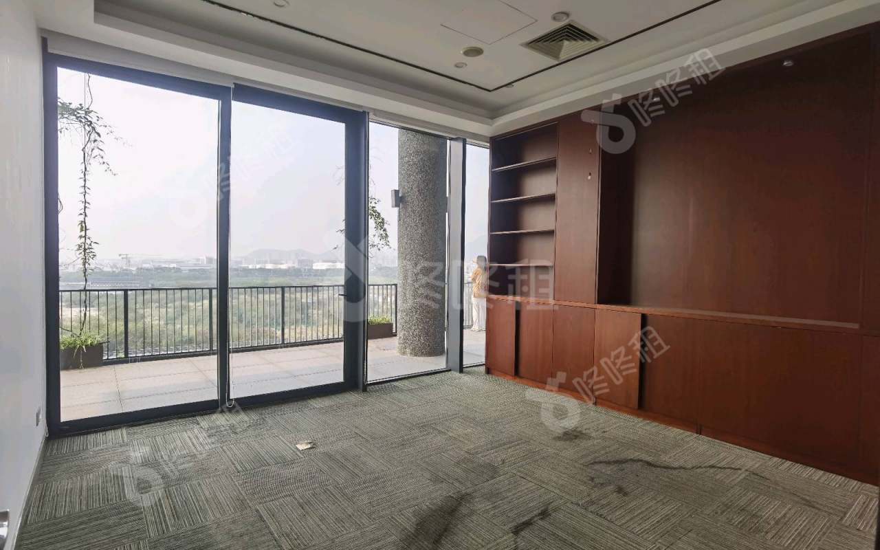 梧桐岛_762平_精装_办公室隔间