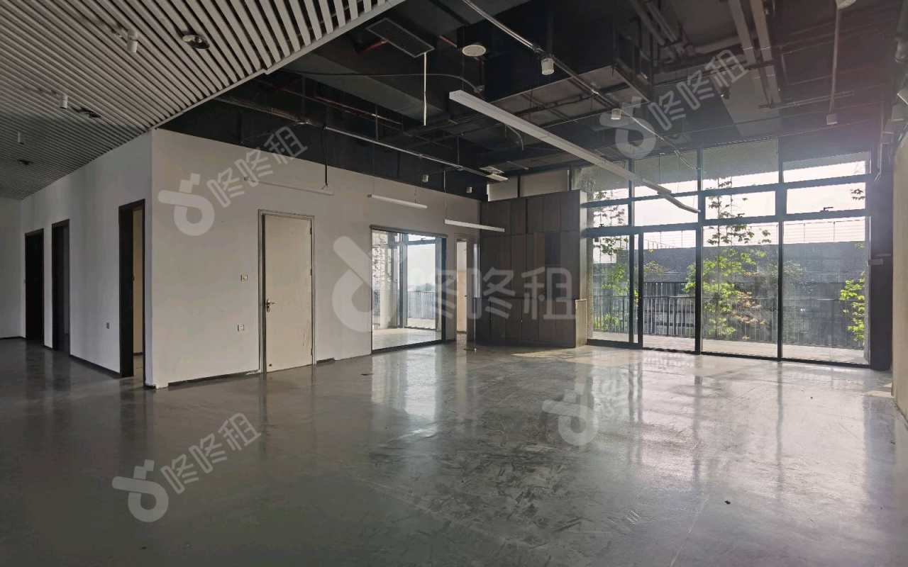 梧桐岛_703平_精装_办公室开间