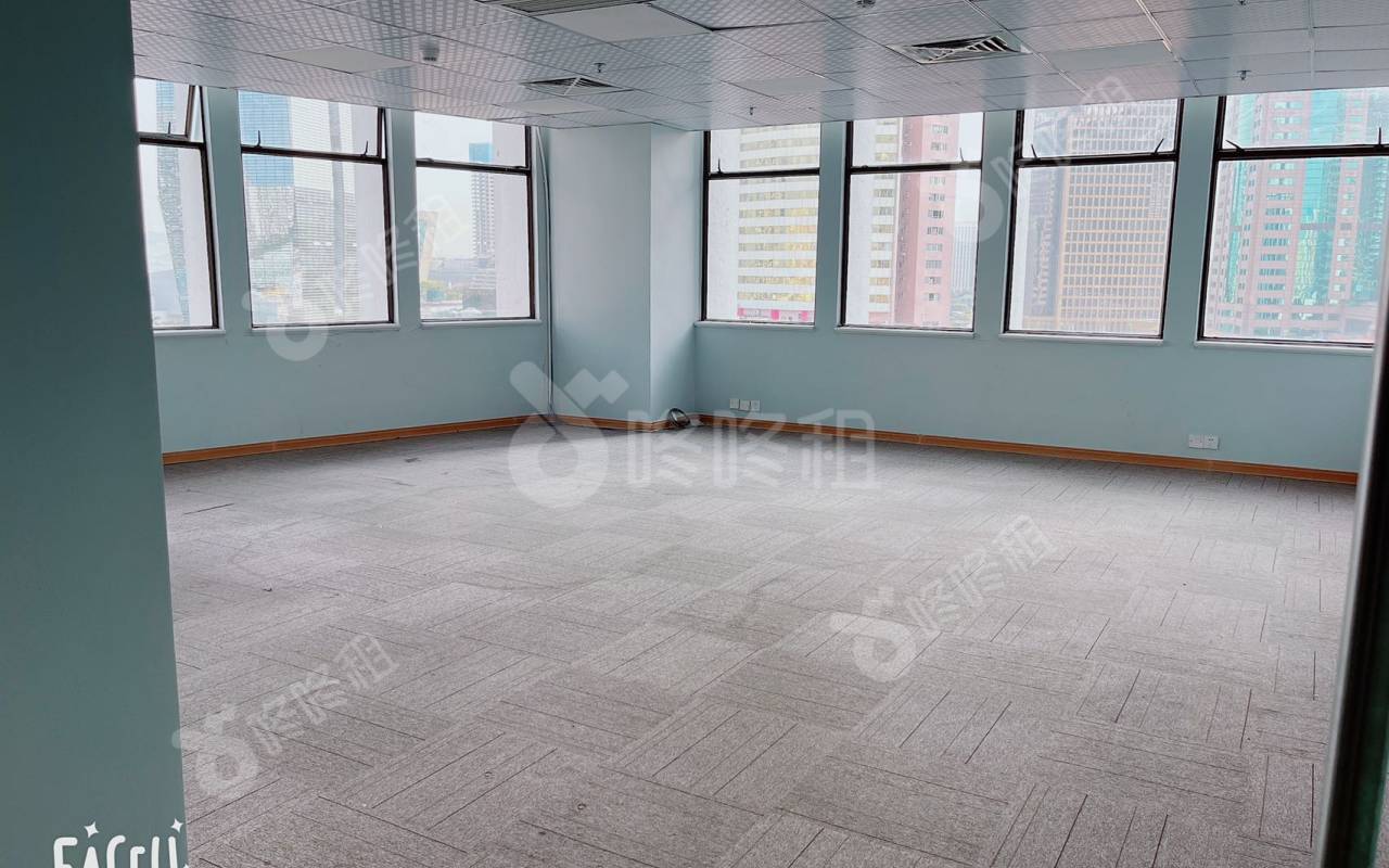 蛇口金融中心大厦_110平_精装_办公室开间