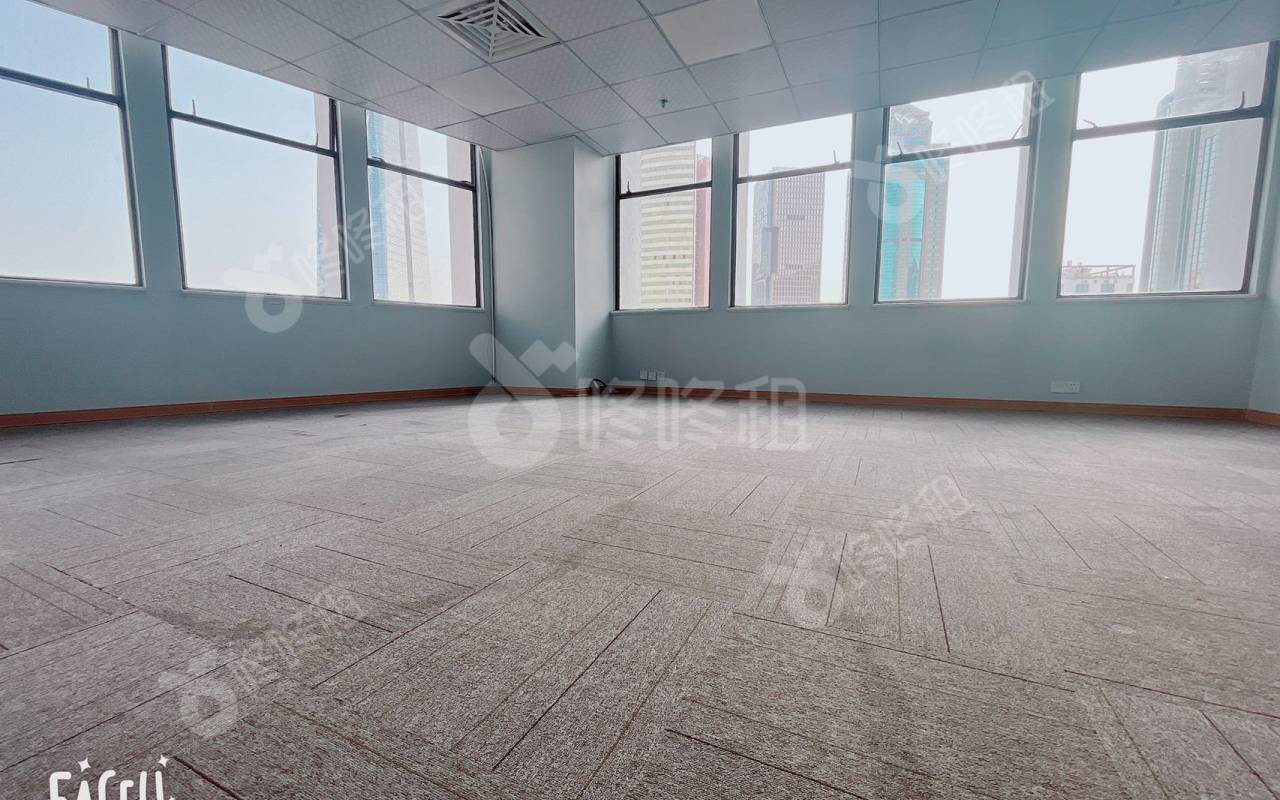 蛇口金融中心大厦_110平_精装_办公室开间