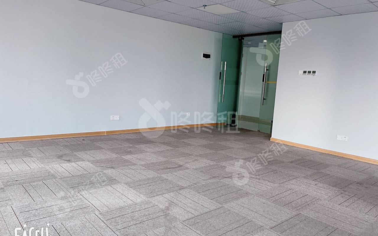 蛇口金融中心大厦_110平_精装_办公室开间