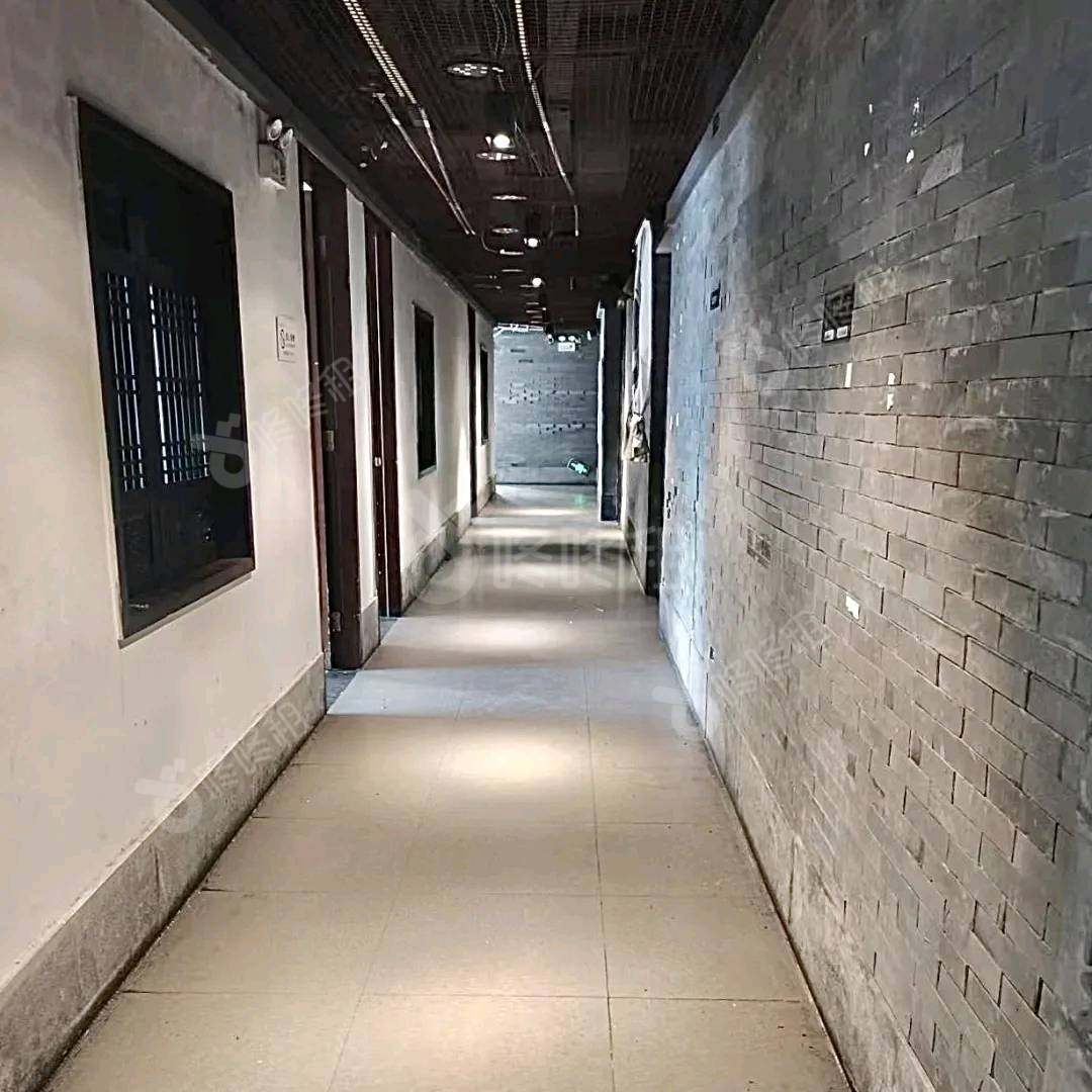 中山大学深圳产学研大楼_2000平_精装_办公室开间