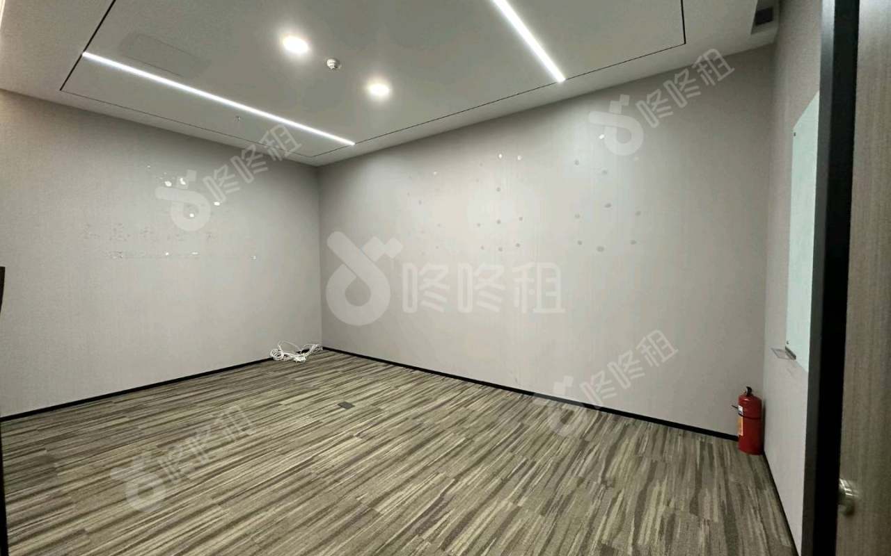 恒裕前海金融中心_228平_精装_办公室开间