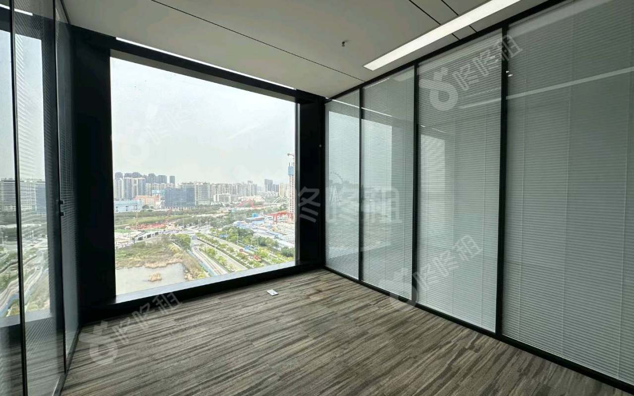 恒裕前海金融中心_228平_精装_办公室开间