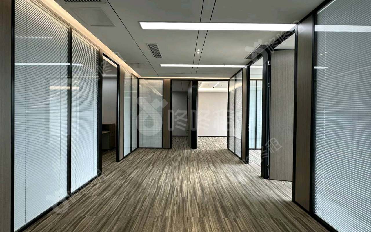 恒裕前海金融中心_228平_精装_办公室开间