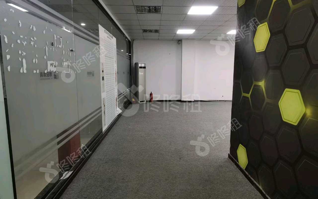 沛鸿大厦_248平_精装_办公室开间