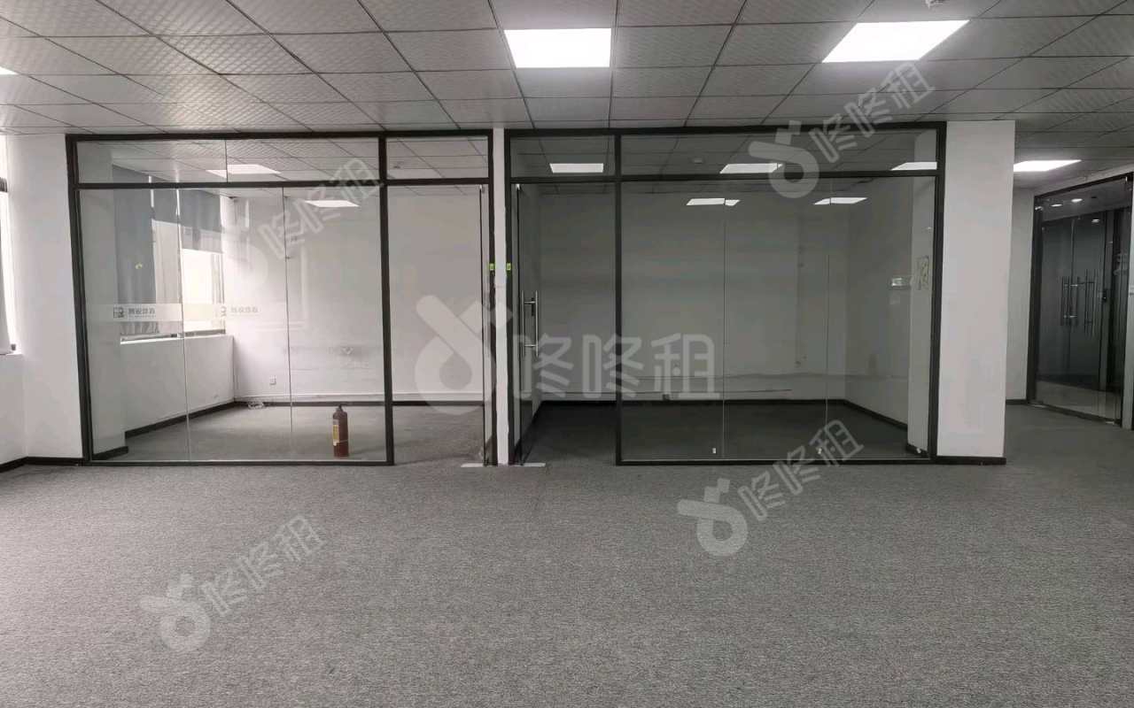 沛鸿大厦_248平_精装_办公室开间