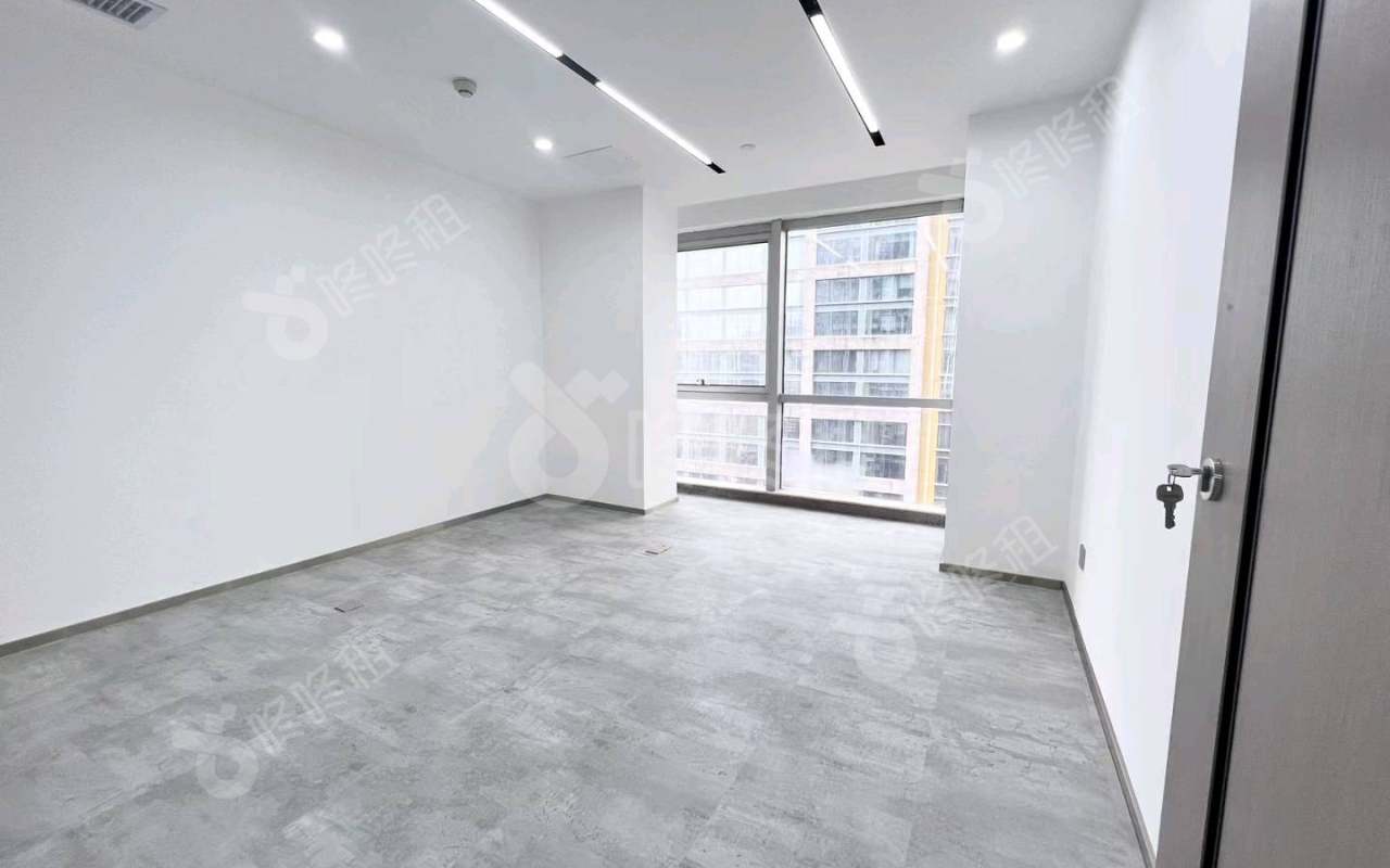 现代国际大厦_488平_豪装_办公室隔间