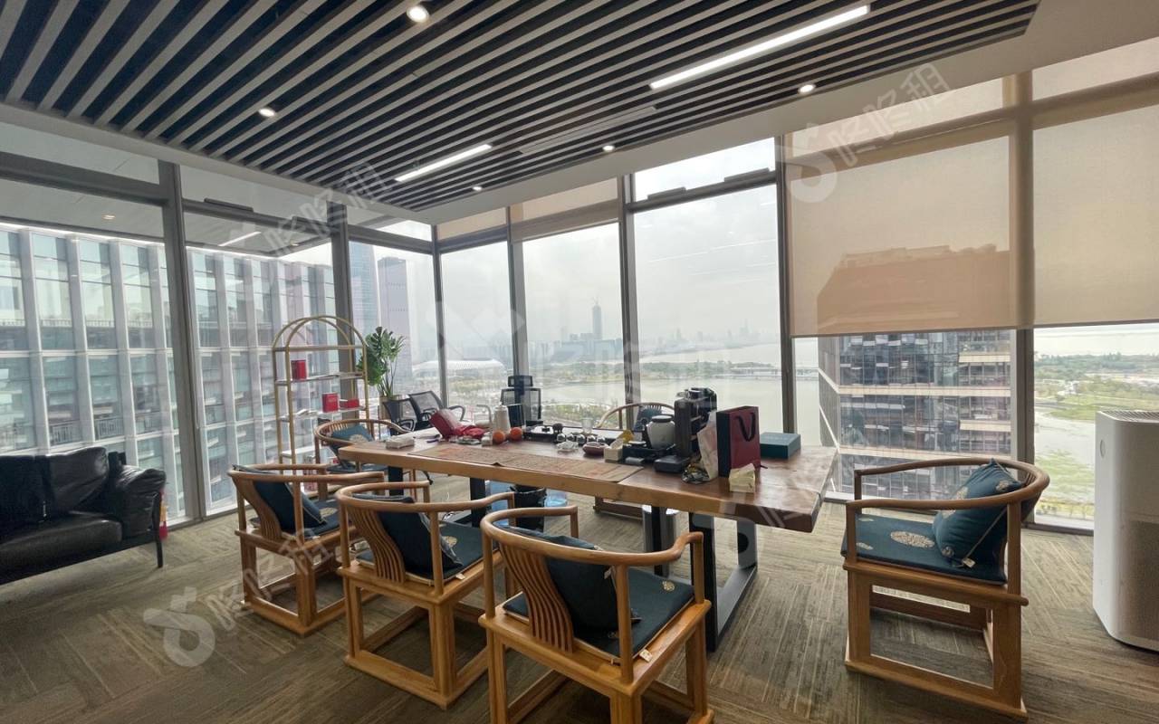 深圳湾一号_800平_豪装_办公室隔间