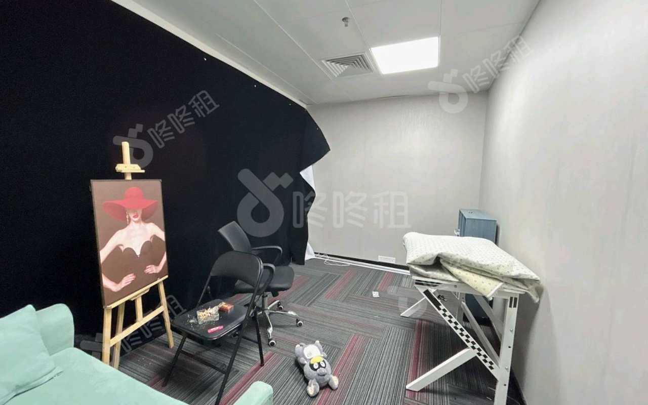 波顿大厦_650平_精装_办公室隔间