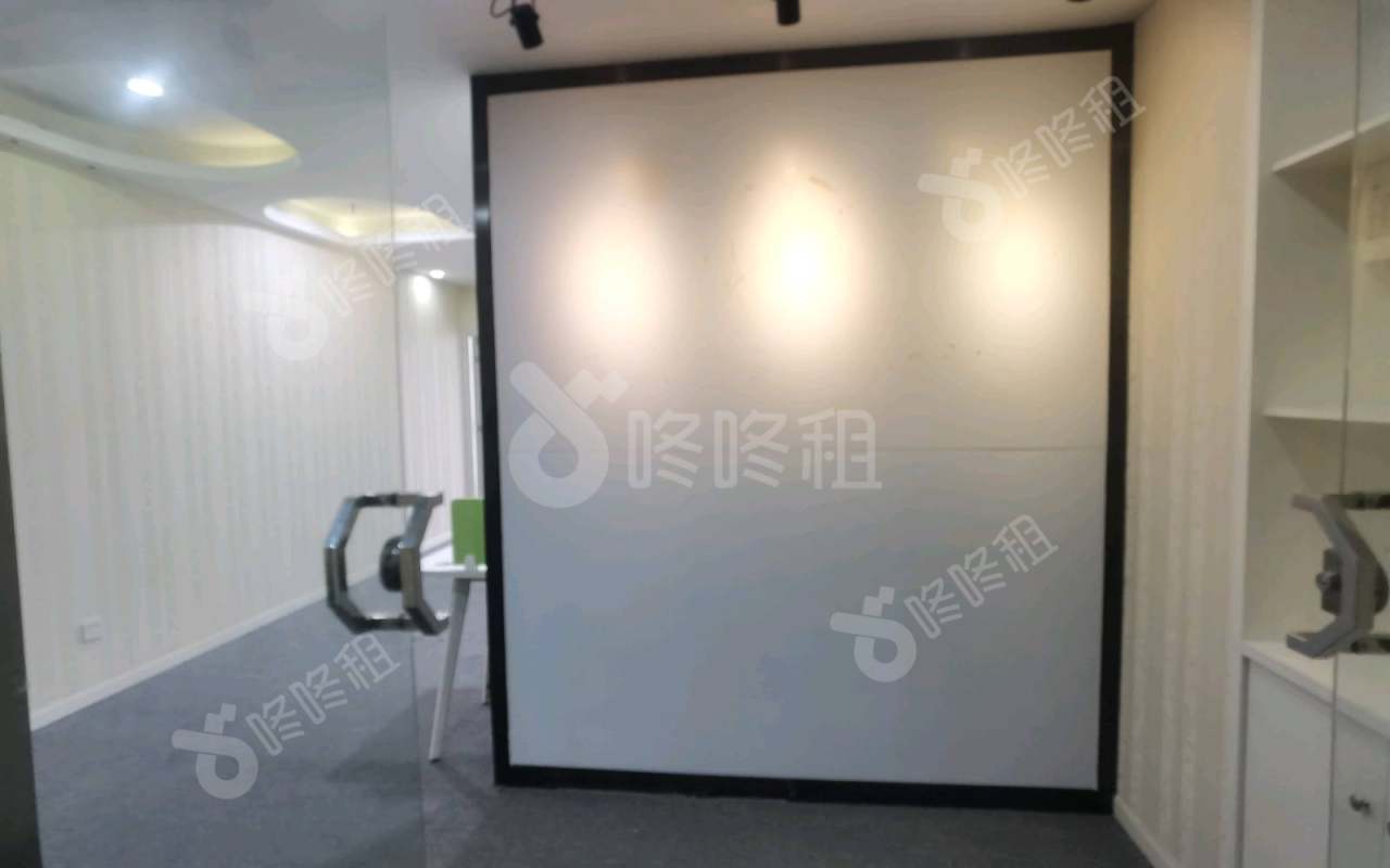 濠盛商务中心_61平_精装_办公室开间