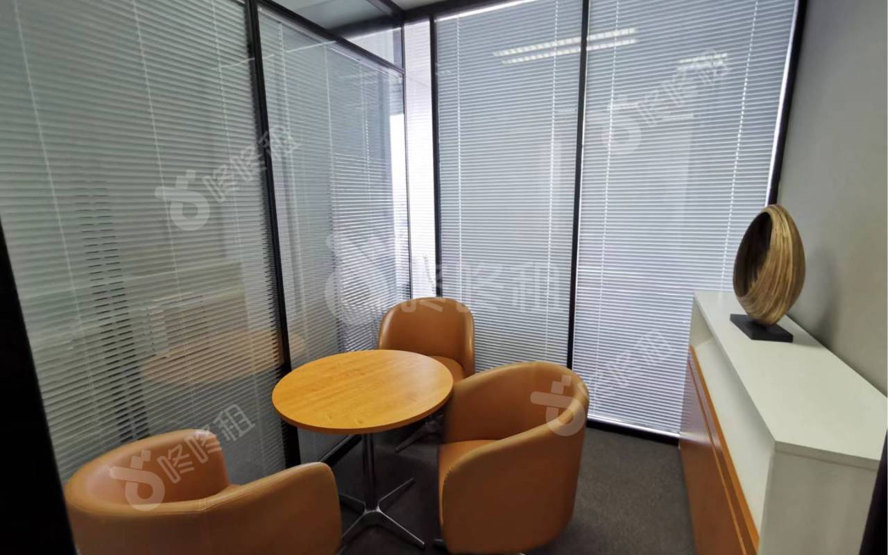 京基100大厦_307平_精装_办公室隔间