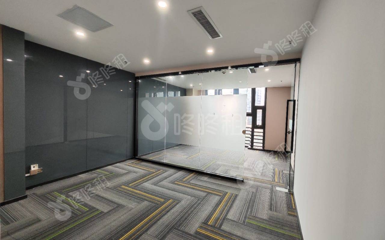 丽雅查尔顿广场_128平_精装_办公室开间