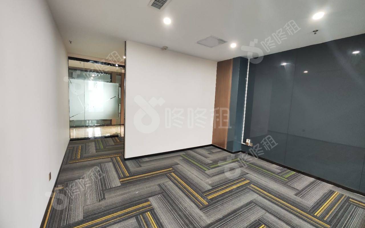 丽雅查尔顿广场_128平_精装_办公室开间