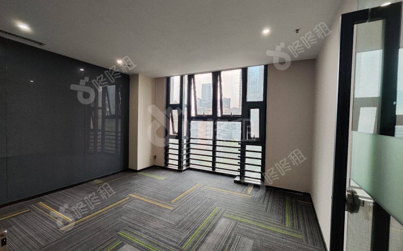 丽雅查尔顿广场_128平_精装_办公室隔间