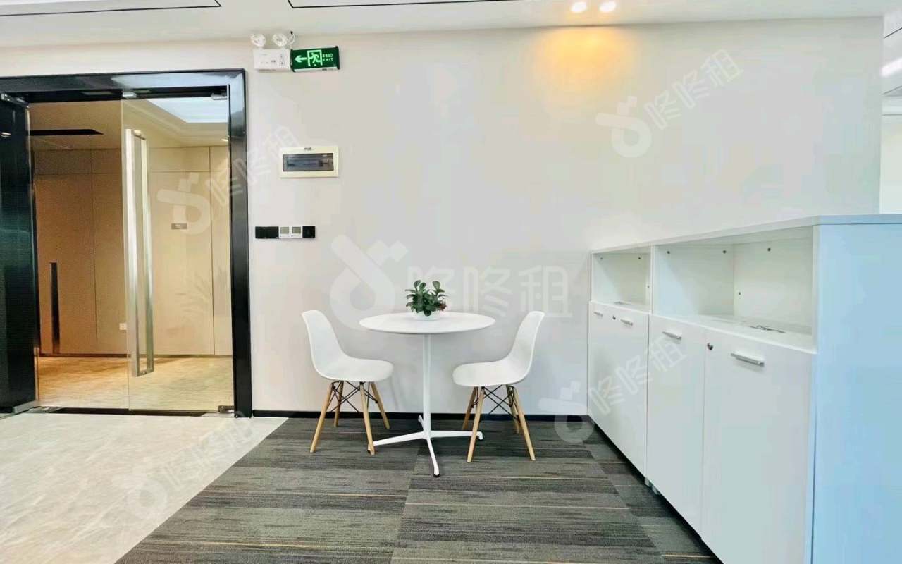 中洲控股中心_256平_精装_办公室开间