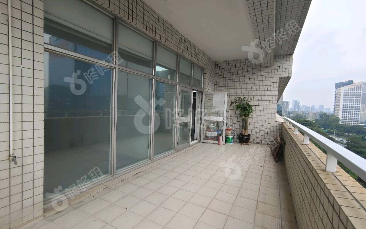 清华信息港_243平_精装_阳台