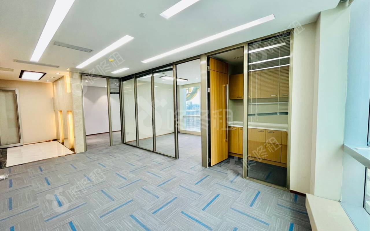 中洲控股中心_149平_精装_办公室开间