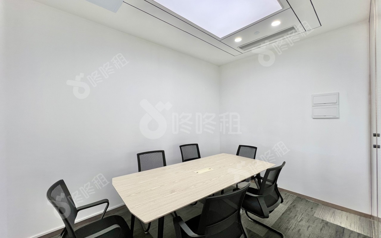 金迪世纪大厦_256平_精装_办公室隔间