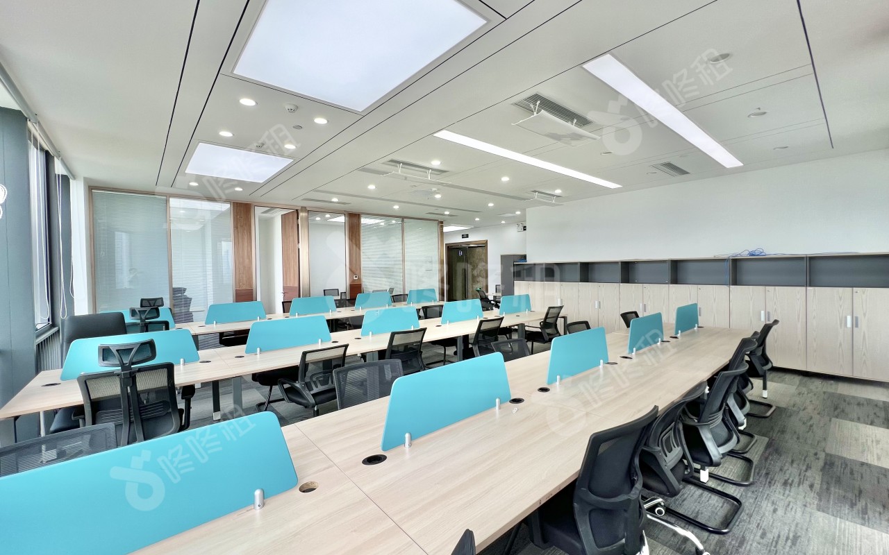 金迪世纪大厦_256平_精装_办公室开间