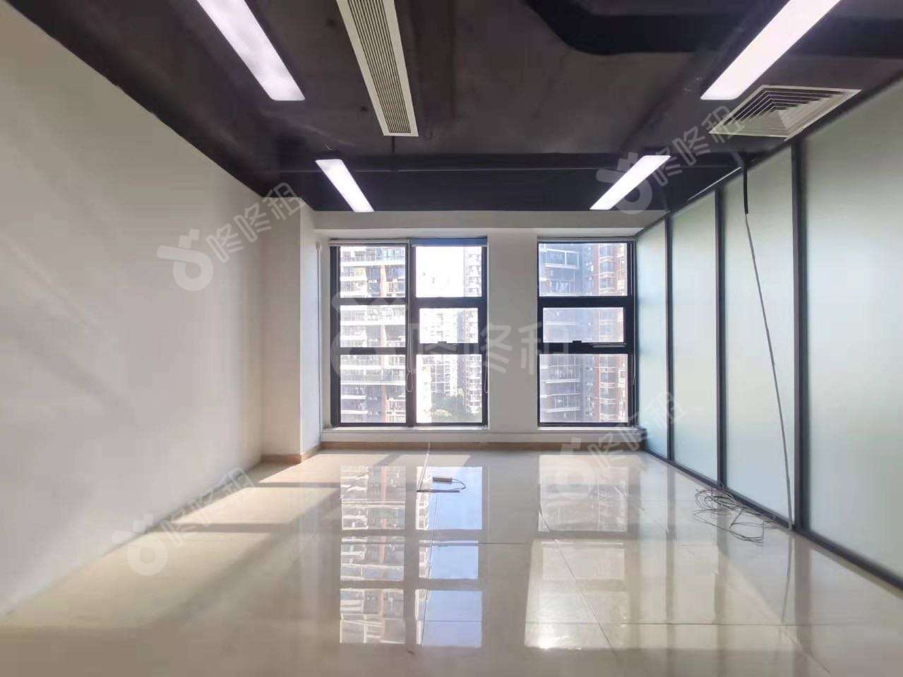 汇海广场_586平_精装_办公室隔间