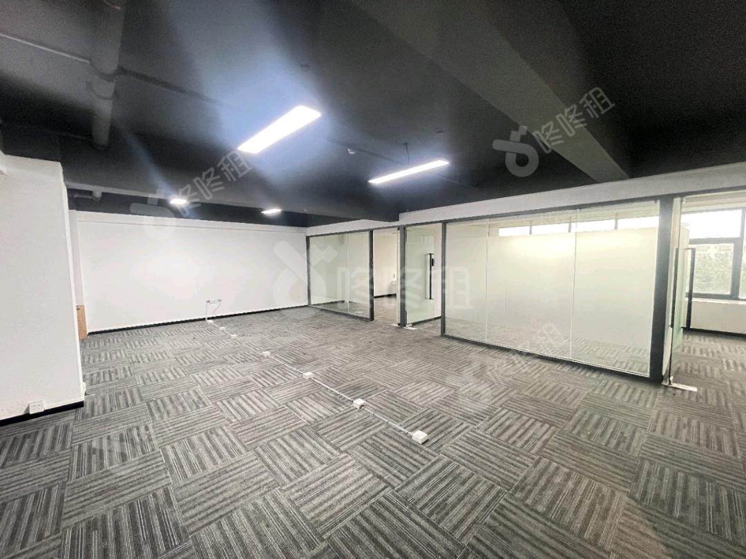 宝安互联网产业基地_188平_精装_办公室开间