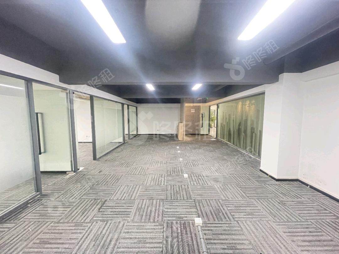 宝安互联网产业基地_188平_精装_办公室开间