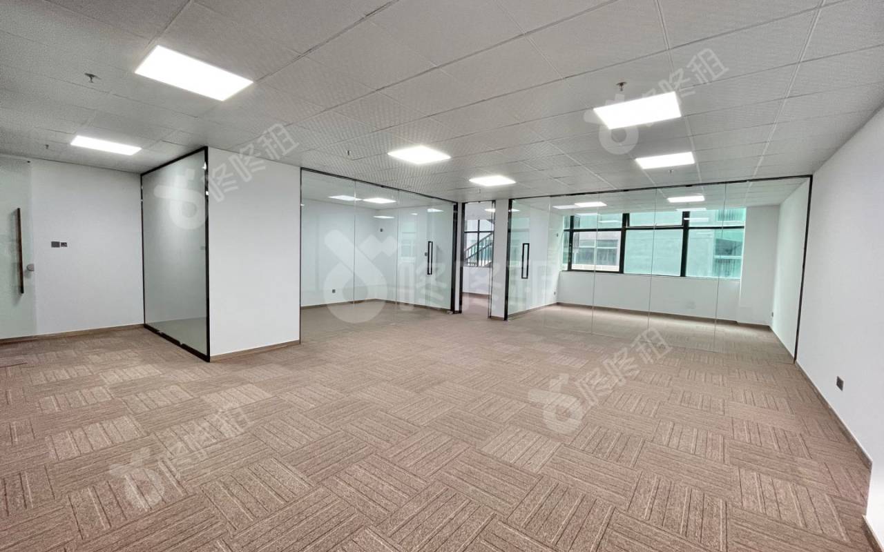 海大创意园_141平_精装_办公室开间