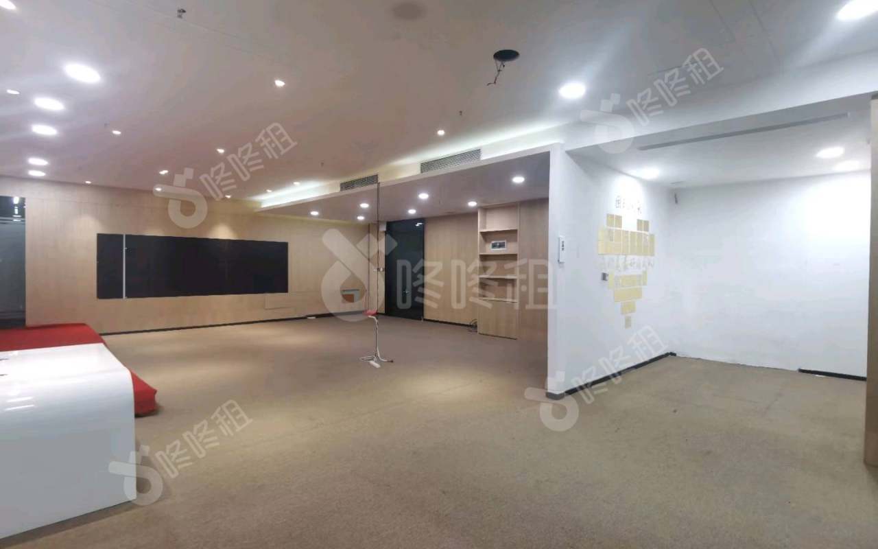 聚创金谷文化创意园_240平_精装_前台