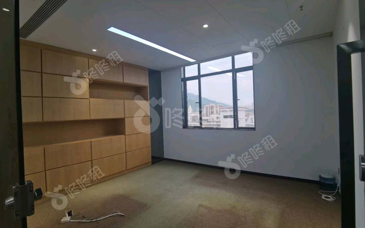 聚创金谷文化创意园_240平_精装_前台