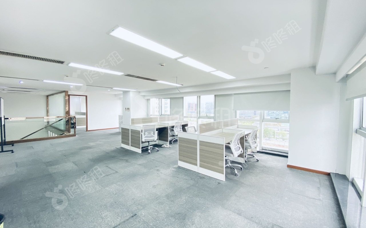 龙光世纪大厦_331平_精装_办公室开间