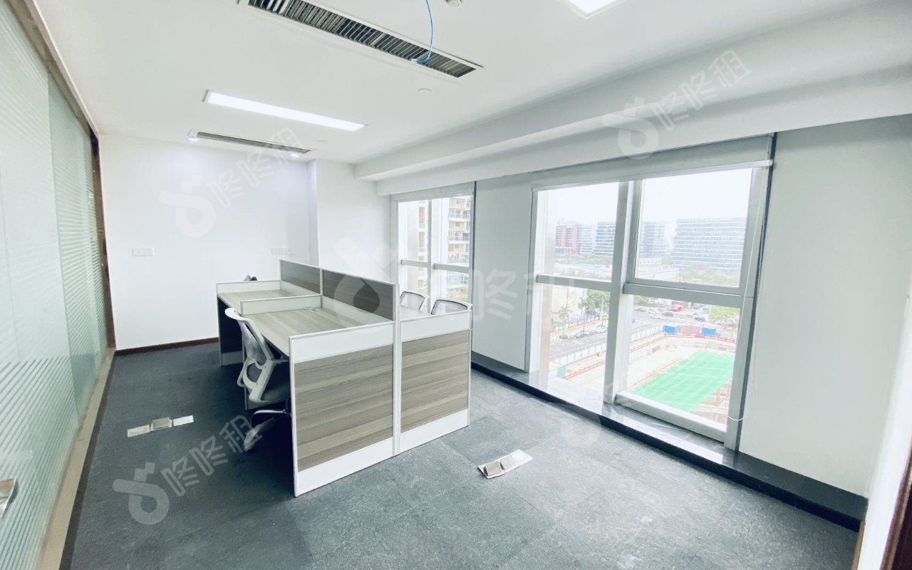 龙光世纪大厦_331平_精装_办公室隔间