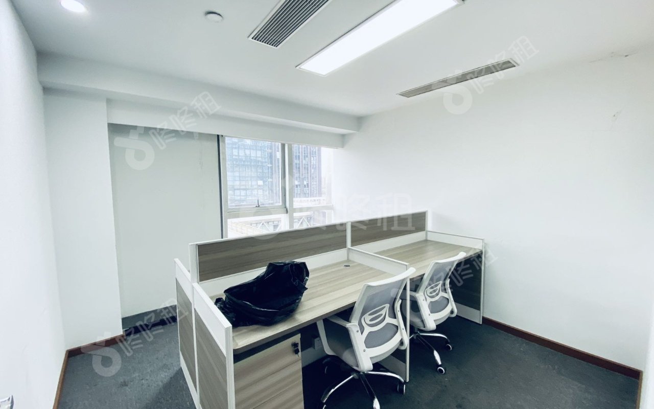 龙光世纪大厦_331平_精装_办公室隔间