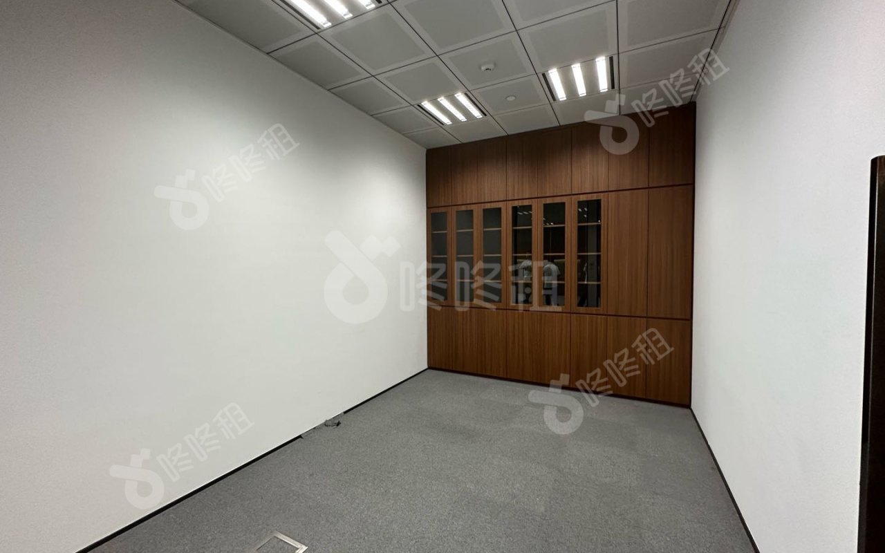 太平金融大厦_311平_精装_办公室开间