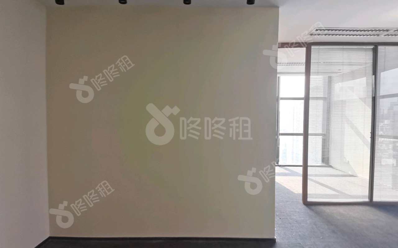 恒大天璟_130平_精装_办公室开间