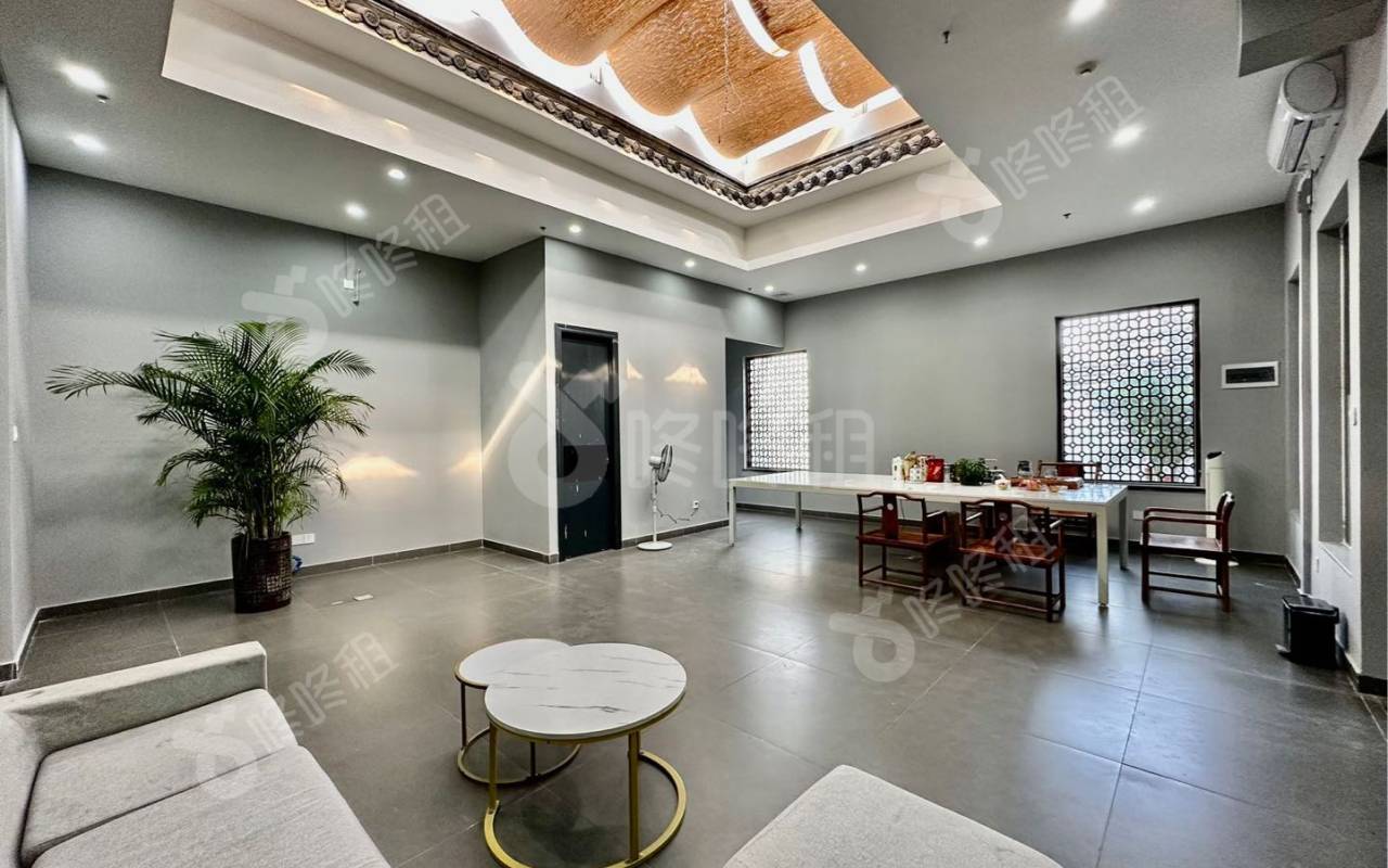 海大创意园_288平_精装_办公室开间