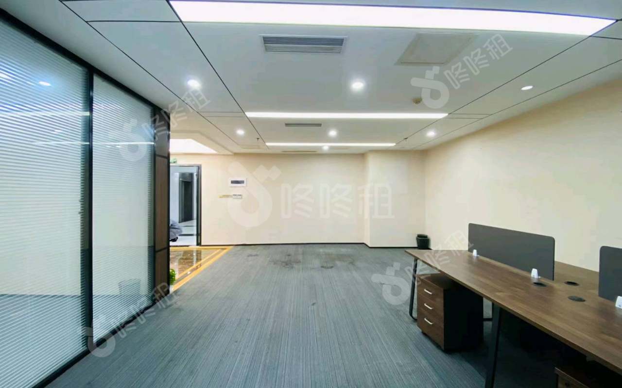 华融大厦_198平_精装_办公室开间