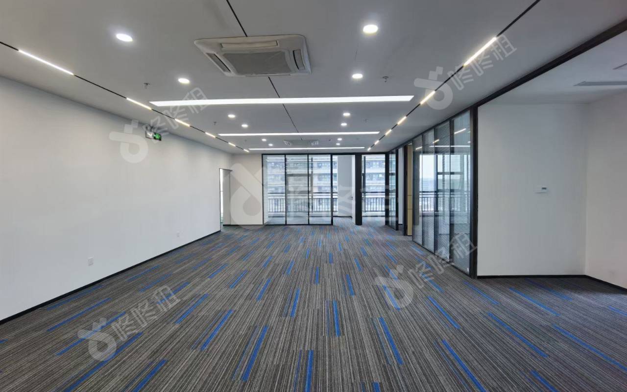 天安云谷一期_296平_精装_办公室开间