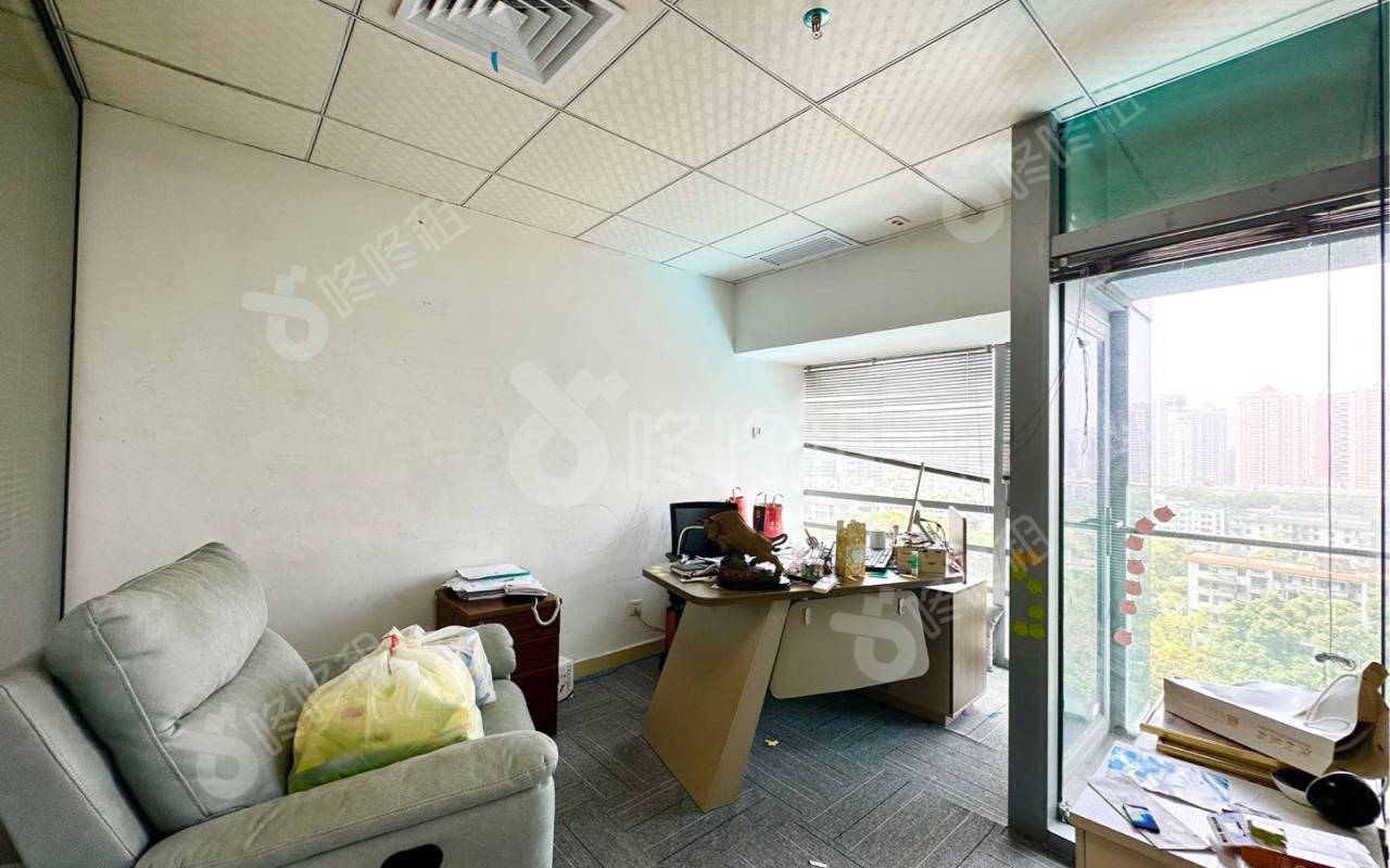 田厦金牛广场_63平_豪装_办公室隔间