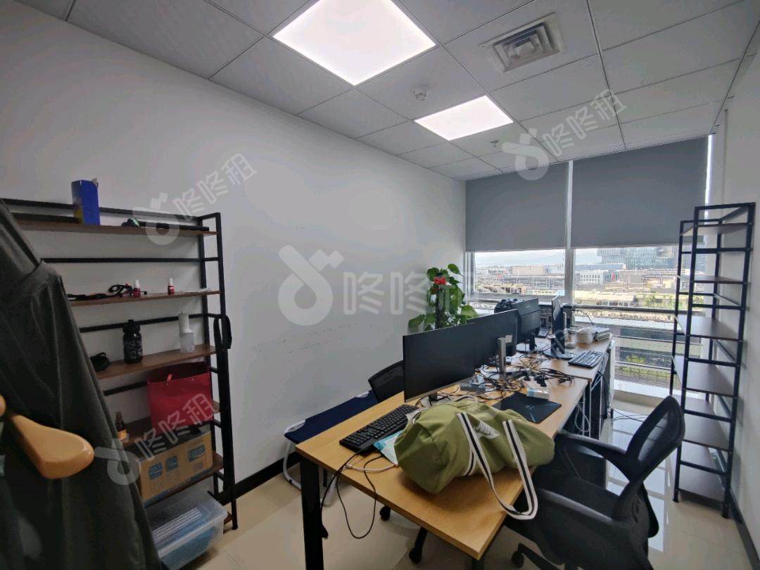 德赛科技大厦_2191平_精装_办公室隔间