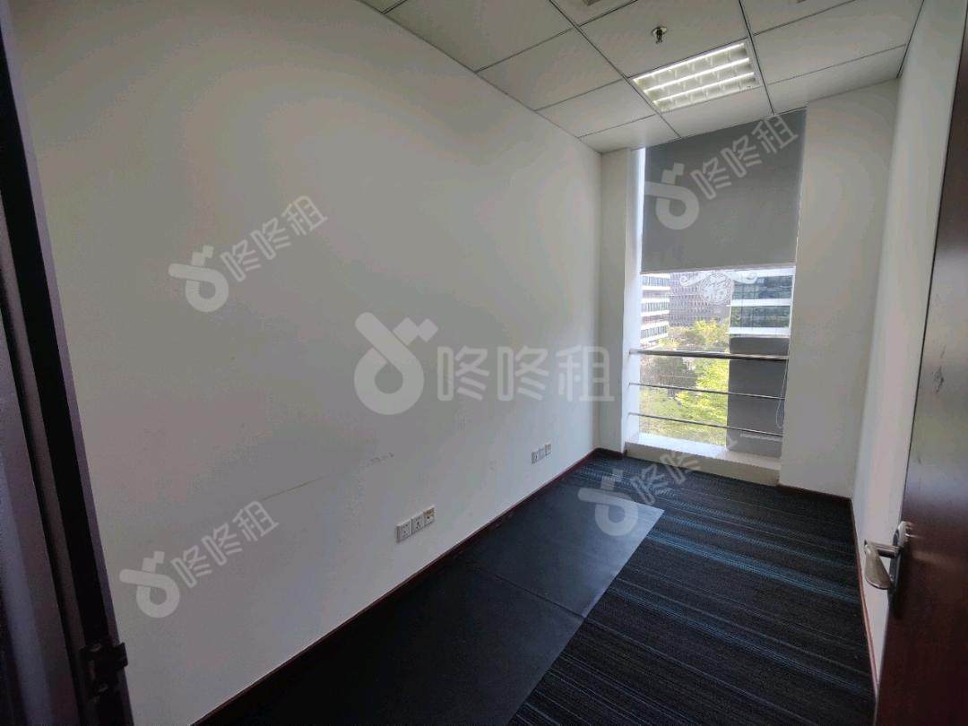 德赛科技大厦_515平_精装_办公室隔间