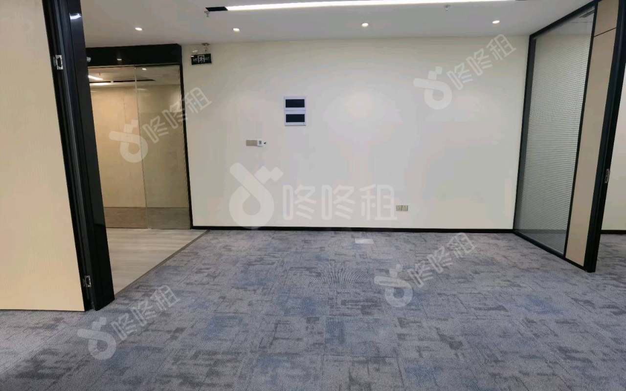 皇庭中心_208平_豪装_办公室开间