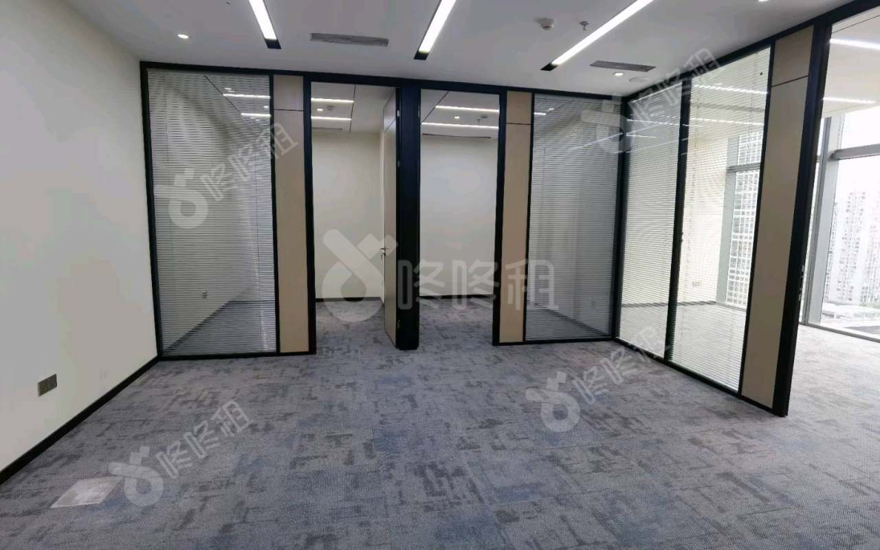 皇庭中心_208平_豪装_办公室开间