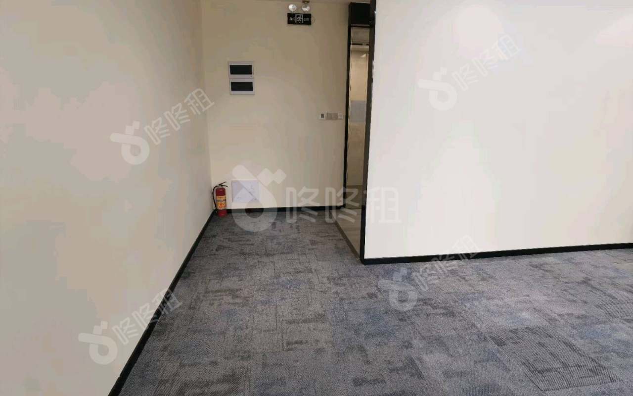 皇庭中心_100平_精装_办公室开间