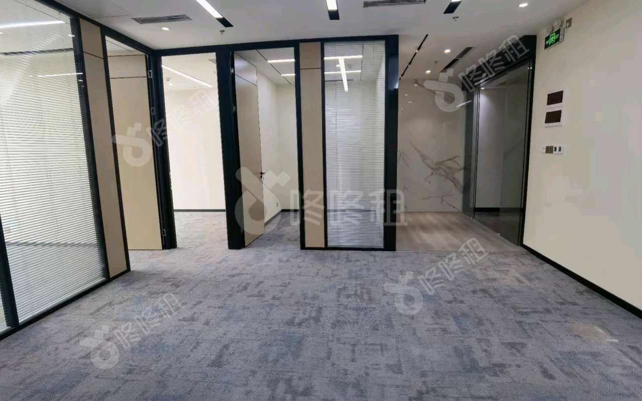 皇庭中心_155平_豪装_办公室开间
